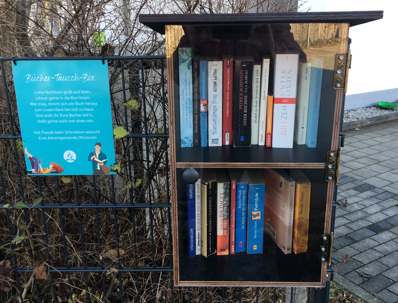 Büchertauschbox (von Rufus46 unter CC-Lizenz Namensnennung – Weitergabe unter gleichen Bedingungen 4.0 international) Bild einer Büchertauschbox