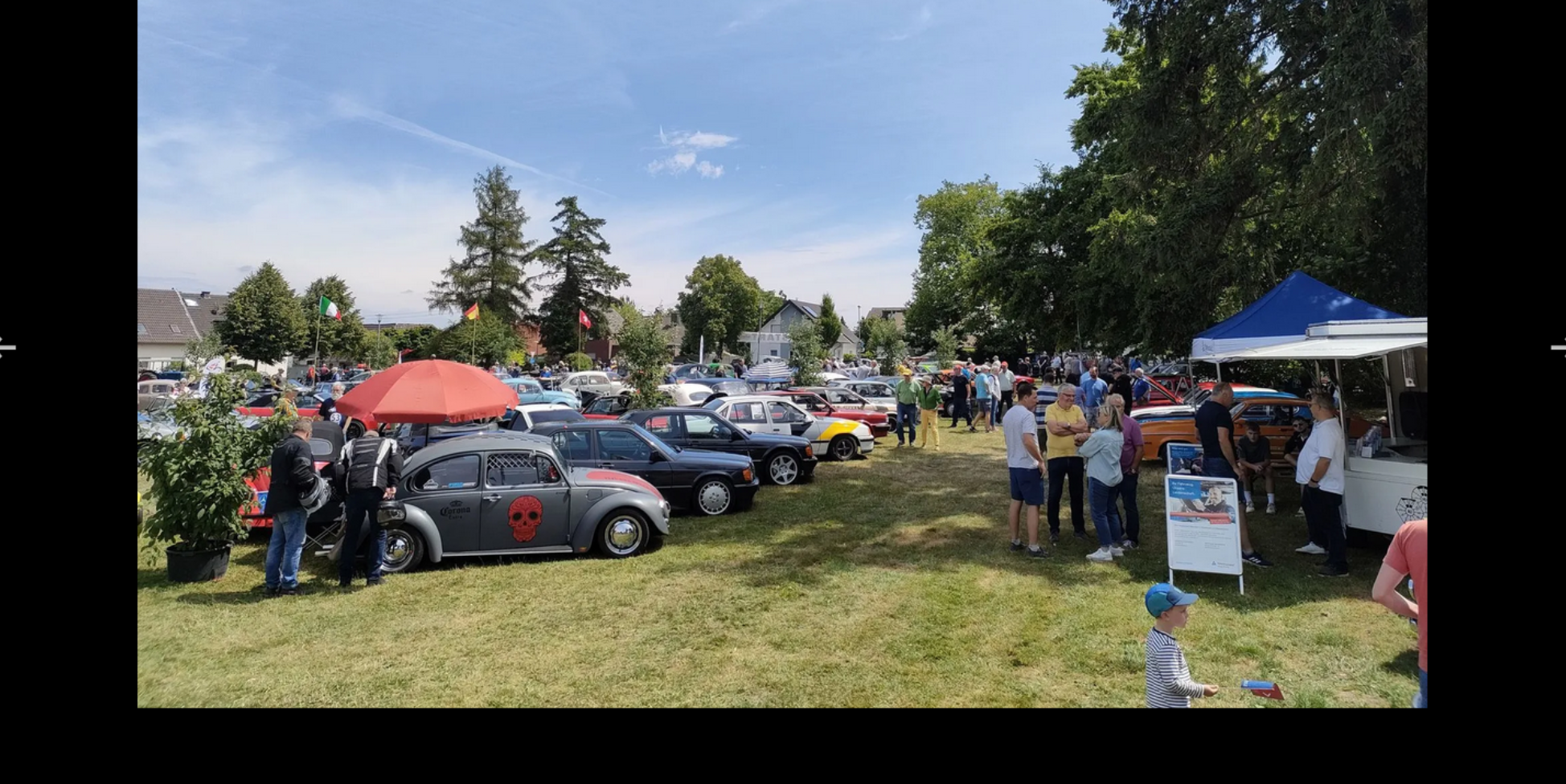 Oldtimer-Ausfahrt und Treffen in Wormersdorf Oldtimertreffen der Veteranenfreunde Wormersdorf mit klassischen Fahrzeugen und Besuchern auf einer Wiese